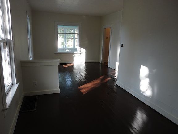 4th image of 707 W Edwards Ave #50X100