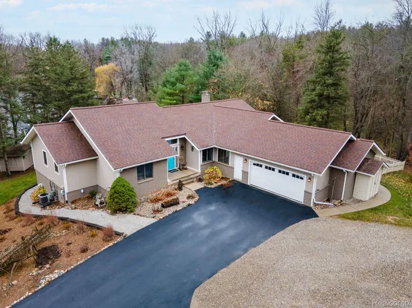 4210 Casey Rd, Dryden, MI 48428