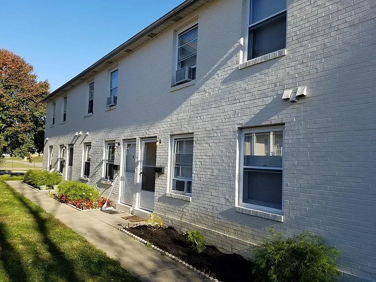 446 E Patrick St #F — Photo 1