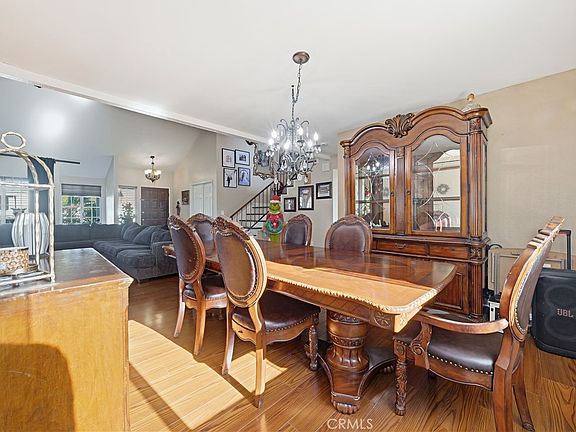 5th image of 2444 N Magnolia Ave