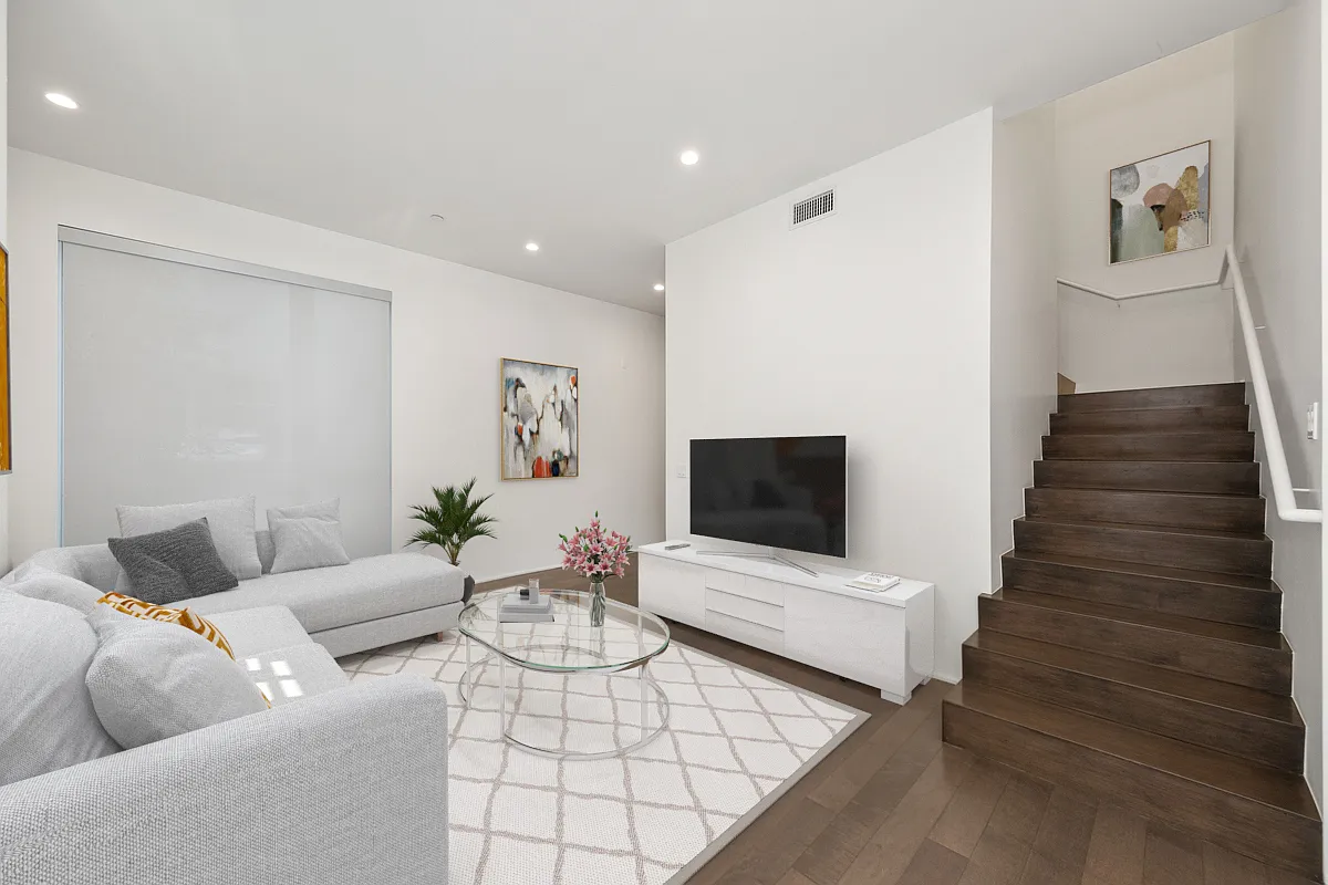 2 bed, 1370 sqft, $6,250 — Photo 1