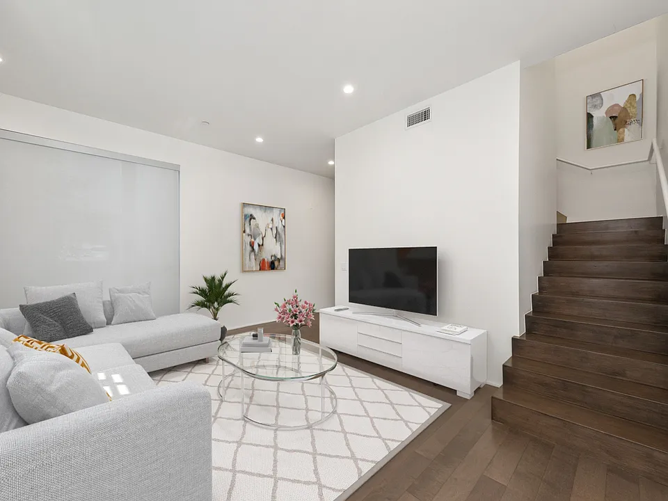 935 N San Vicente Blvd #1