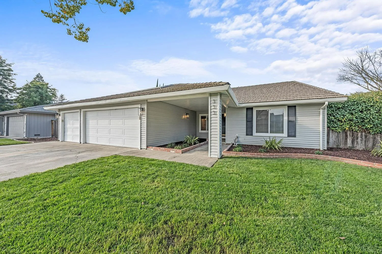 333 Bay River Way photo 1