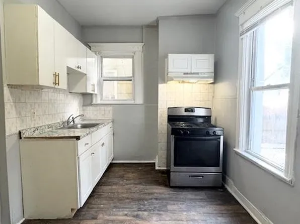 195 Winfield Avenue image 1 of 10