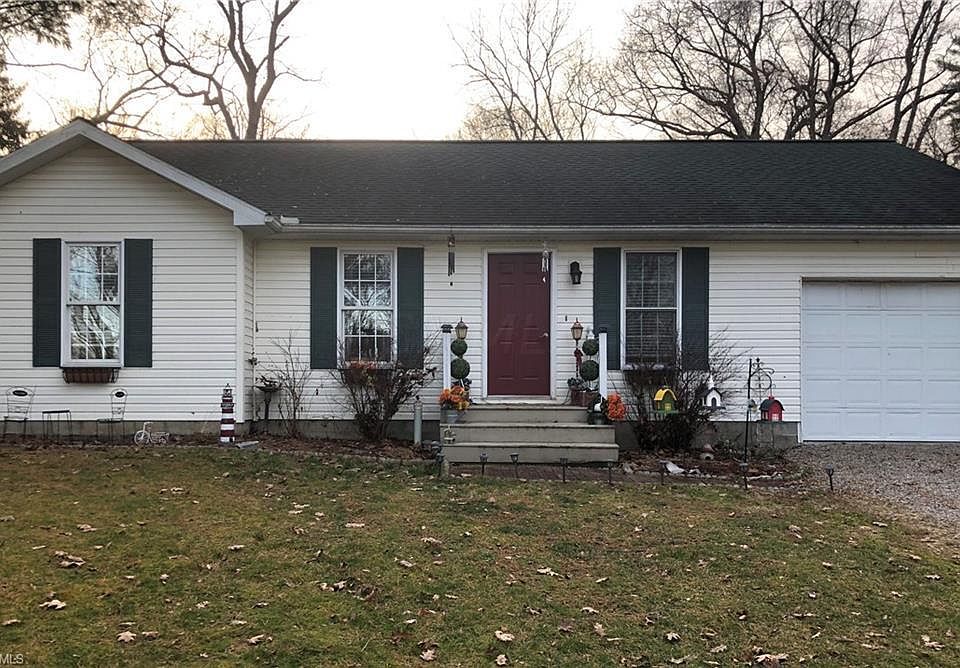 1st image of 2449 Geneva Dr
