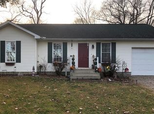 2449 Geneva Dr, Zanesville, OH 43701