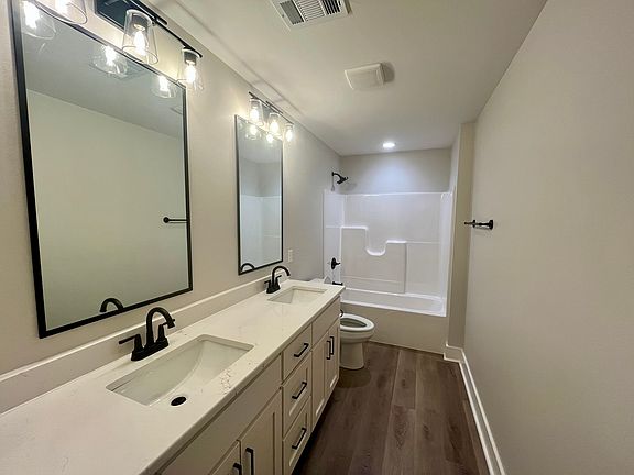 5th image of 4802 Old Oak Dr #4802