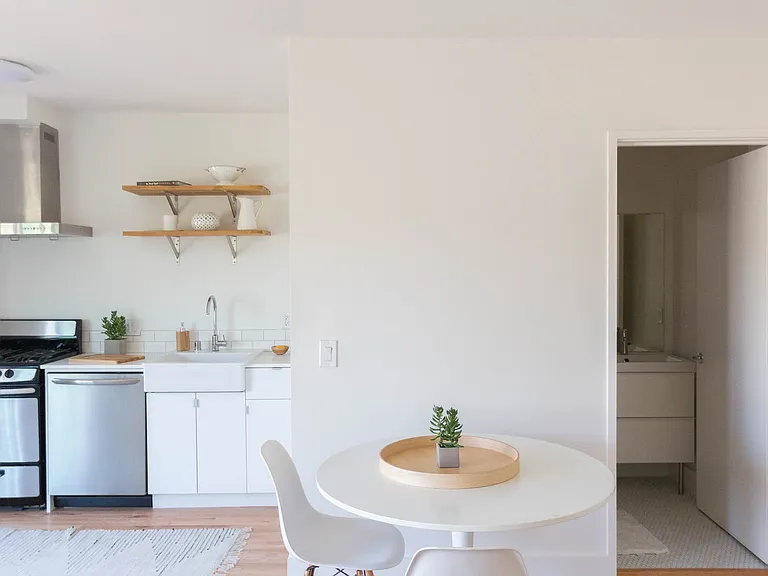 306 N Bonnie Brae St #7 — Photo 13