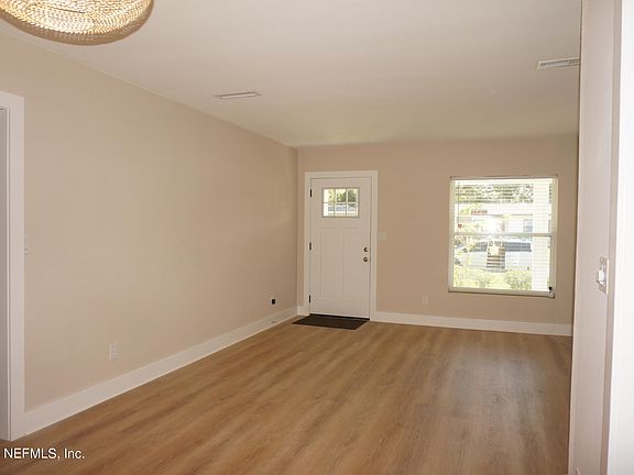 3rd image of 5221 SHIRLEY Avenue