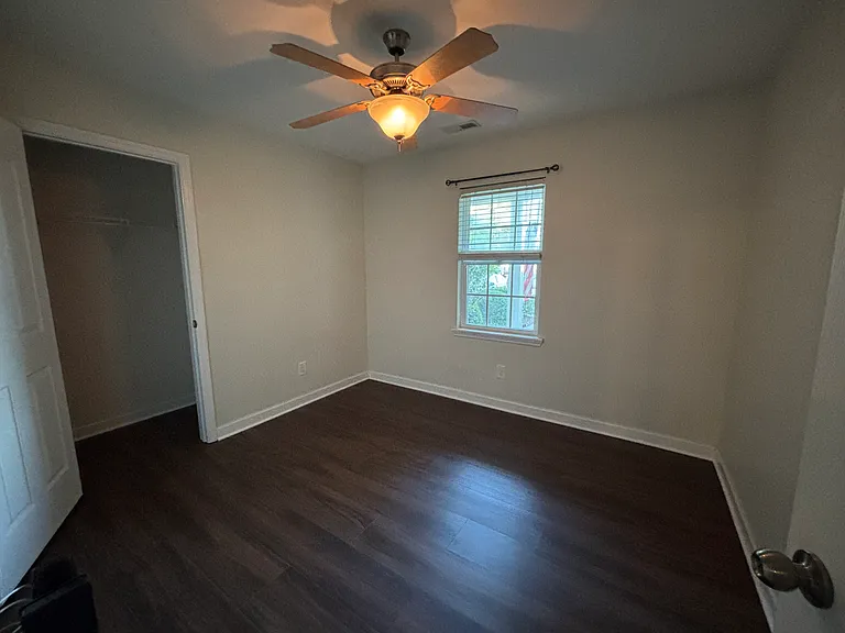 213 Molly Ct — Photo 11