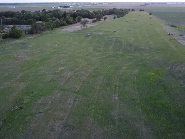 2 Petersen Ests, Kearney, NE 68847