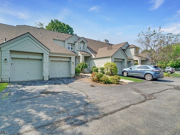3rd image of 20 Harker Hill Dr #1120