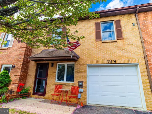 17916 Clubhouse Dr, Hagerstown, MD 21740