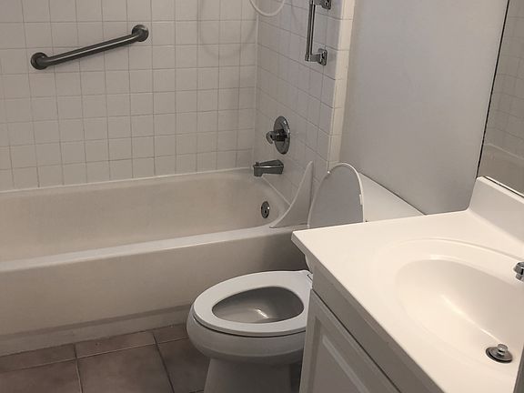 3rd image of 10431 N Kendall Dr APT D201