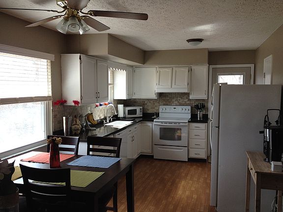 2nd image of 121 Basswood Cir