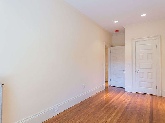 3rd image of 379 Commonwealth Ave #12
