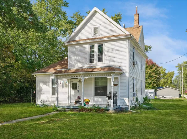 109 4th St NW, Mitchellville, IA 50169