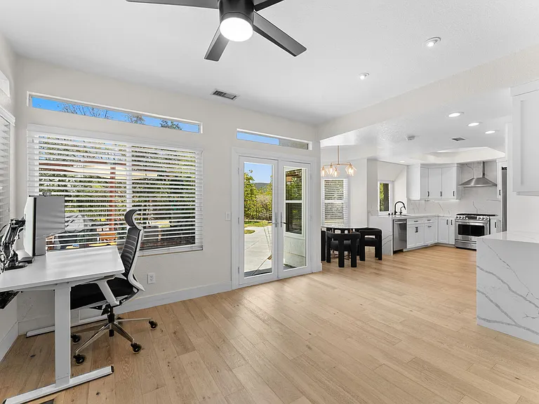 13706 Stoney Gate Pl — Photo 8