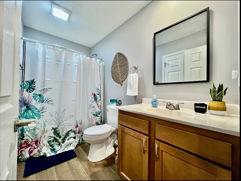 1011 N Anderson St — Photo 22