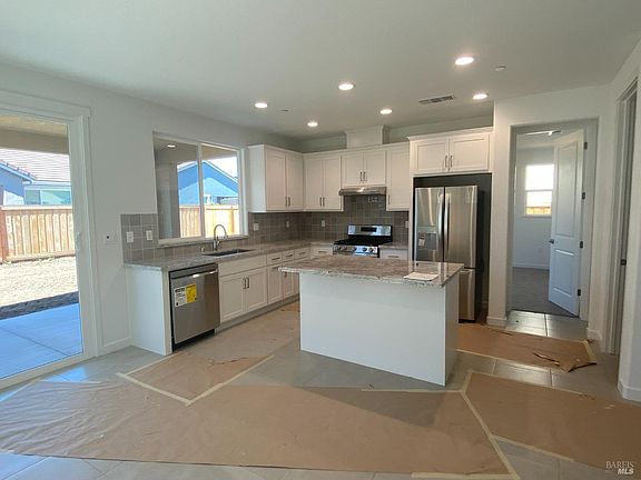 4th image of 2383 Park Place