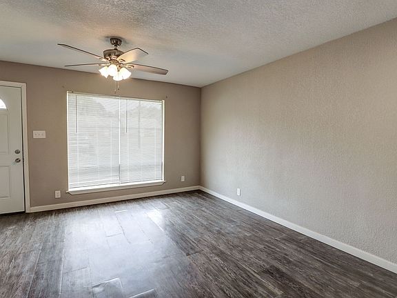 3rd image of 2400 Brookridge Dr Unit 30