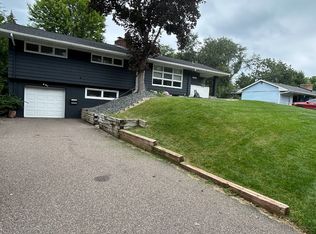 2200 Regent Ave N, Golden Valley, MN 55422
