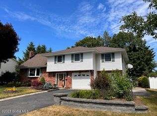 1082 Mary Ln, Schenectady, NY 12306