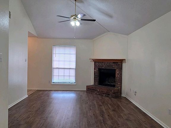 4th image of 4 Dawn Cir APT A