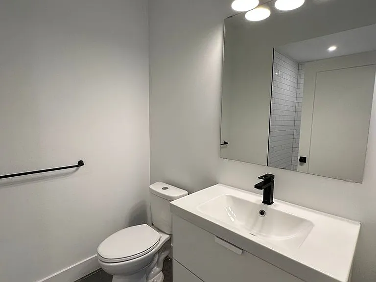 2631 W Oxford St #2 — Photo 19