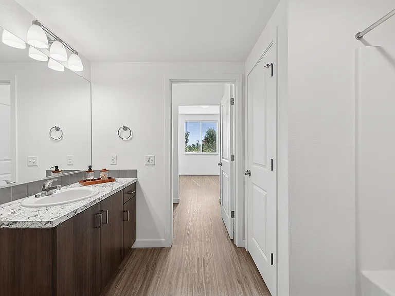 Pacific Ridge Apartments — Photo 33