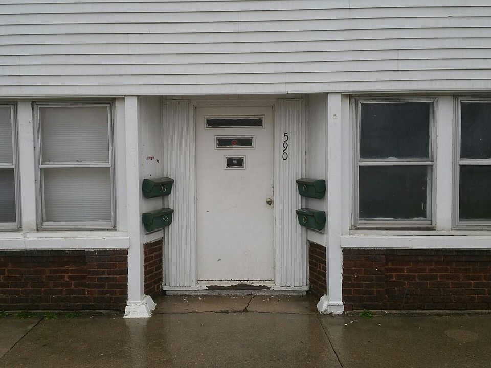 1st image of 590 E Division St APT A