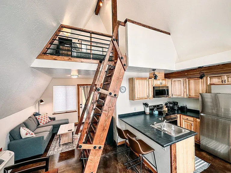 518 Iowa Ave #2 — Photo 5