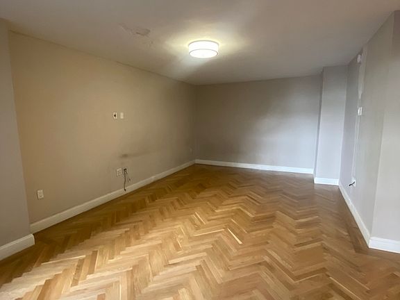 4th image of 305 E 86th St #1WE