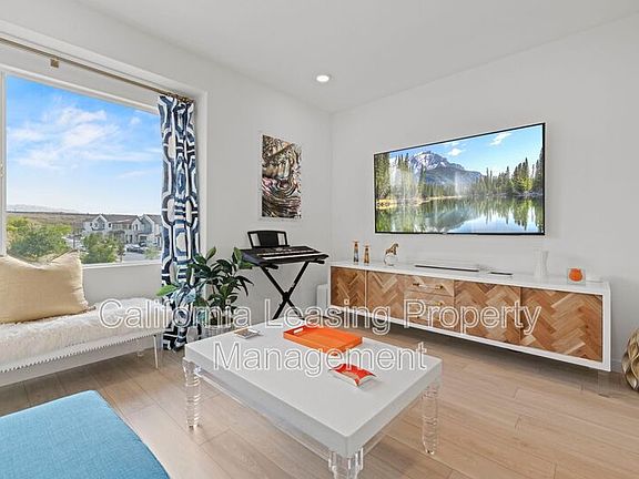 5th image of 27726 Marquee Dr