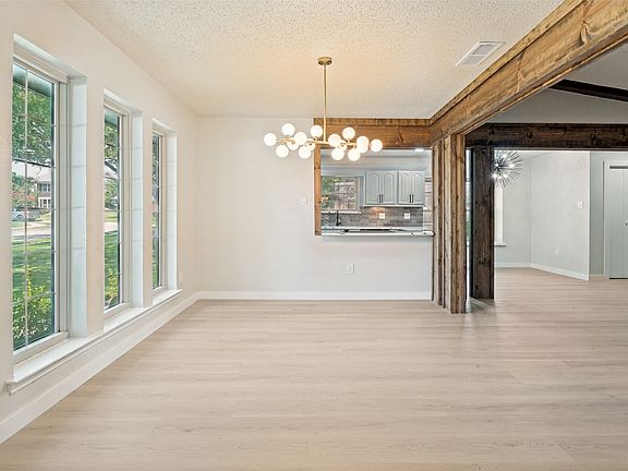 4th image of 2302 Greenhill Dr