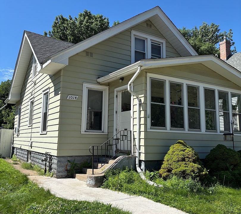 1st image of 1014 20th Ave NE