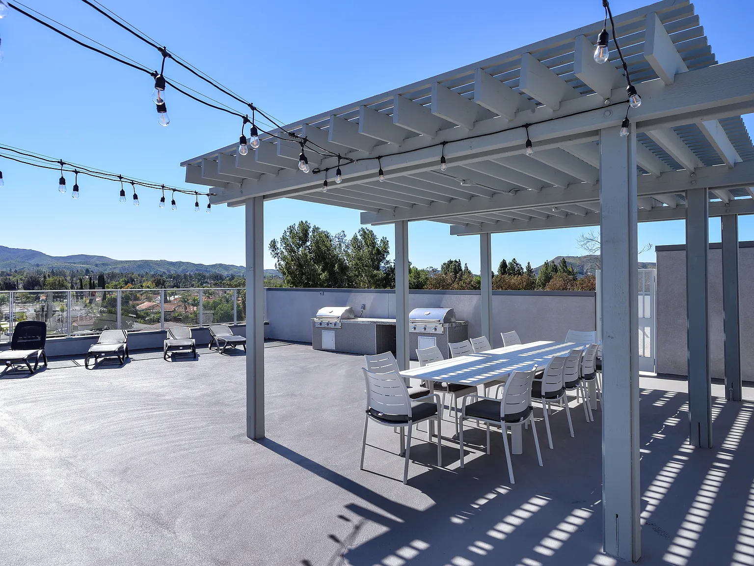 Vantage Apartments — Photo 3