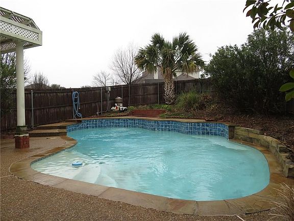 4th image of 1335 Napa Dr