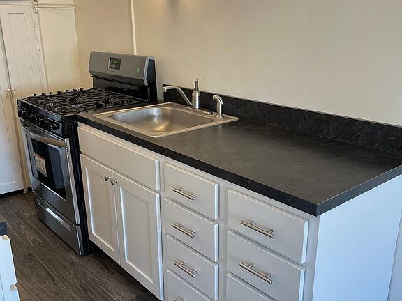 2nd image of 4960 Laclede Ave #209