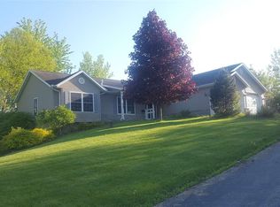 13-42 Quail Hollow Dr, Lanark, IL 61046