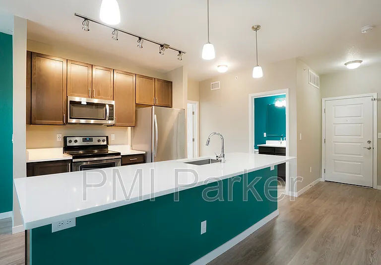 9185 Wilde Ln #302 — Photo 4