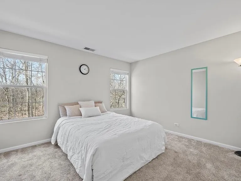 2347 Stoughton Cir — Photo 10