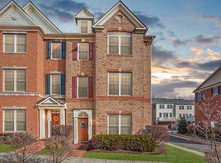 116 Quietwalk Ln, Herndon, VA 20170