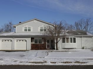 2 Sioux Pl, Parlin, NJ 08859