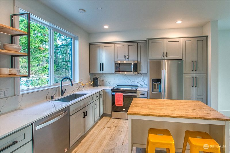 5th image of 231 Madrona Street #2