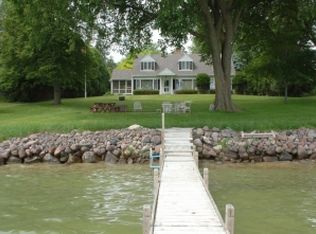 W398N6132 Mary Ln, Oconomowoc, WI 53066
