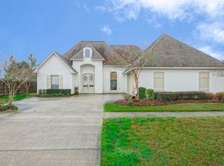 12666 Lake Terrace Dr, Walker, LA 70785