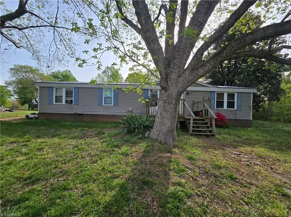 467 Huffines Mill Rd, Reidsville, NC 27320
