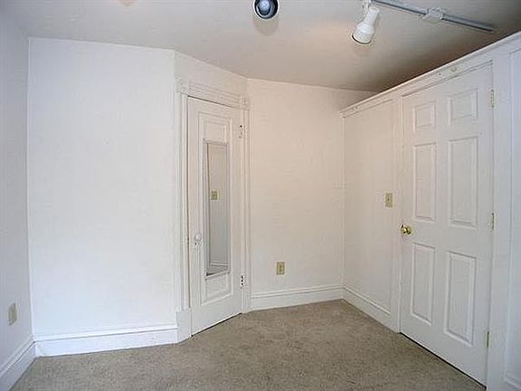 600-6 Bedroom
