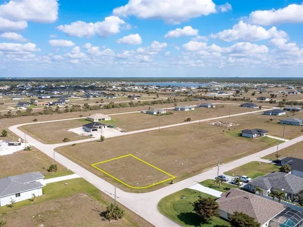 3927 NW 38th Terrace, Cape Coral, FL 33993